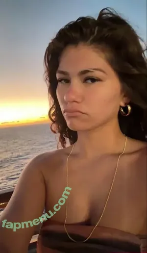 ciggybae / Zendaya lookalike / gypsybaehere / homeskilla_whitnit nude photo #0139