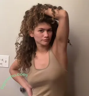 ciggybae / Zendaya lookalike / gypsybaehere / homeskilla_whitnit nude photo #0192