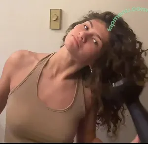 ciggybae / Zendaya lookalike / gypsybaehere / homeskilla_whitnit nude photo #0193