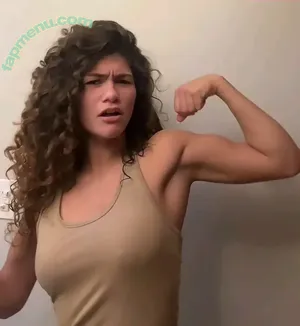 ciggybae / Zendaya lookalike / gypsybaehere / homeskilla_whitnit nude photo #0194