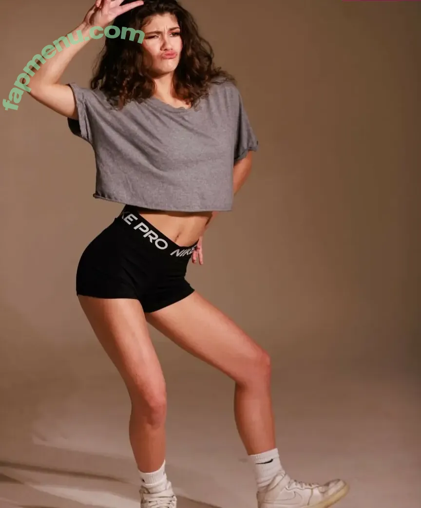 ciggybae nude photo #0074 (Zendaya lookalike / gypsybaehere / homeskilla_whitnit)