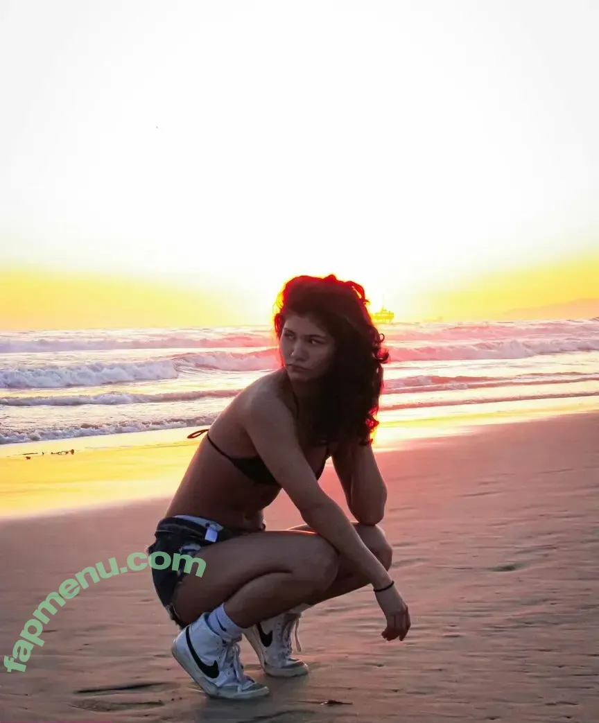 ciggybae nude photo #0089 (Zendaya lookalike / gypsybaehere / homeskilla_whitnit)