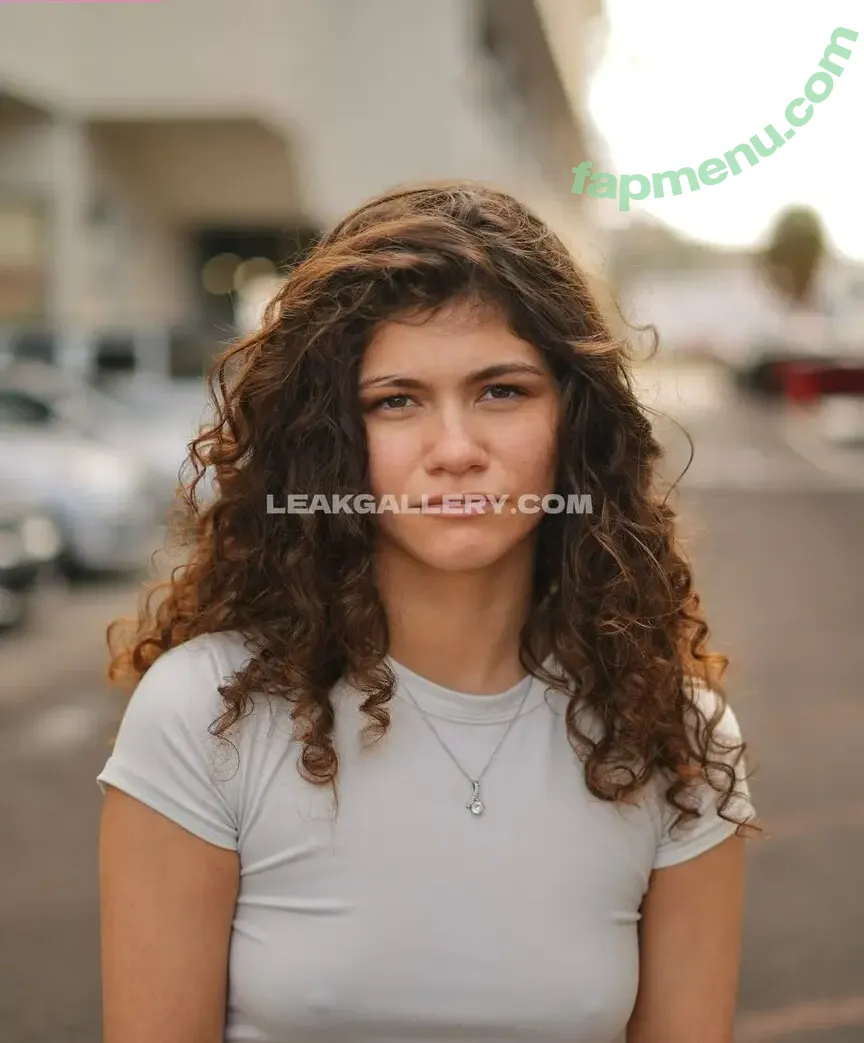 ciggybae nude photo #0112 (Zendaya lookalike / gypsybaehere / homeskilla_whitnit)