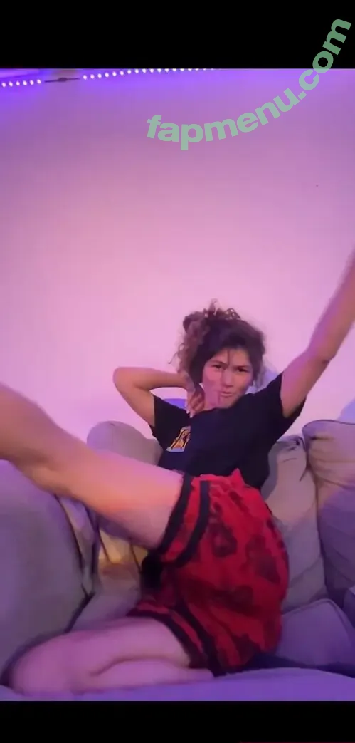 ciggybae nude photo #0203 (Zendaya lookalike / gypsybaehere / homeskilla_whitnit)