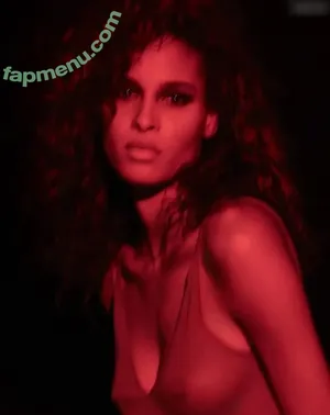 Cindy Bruna / cindybruna nude photo #0002