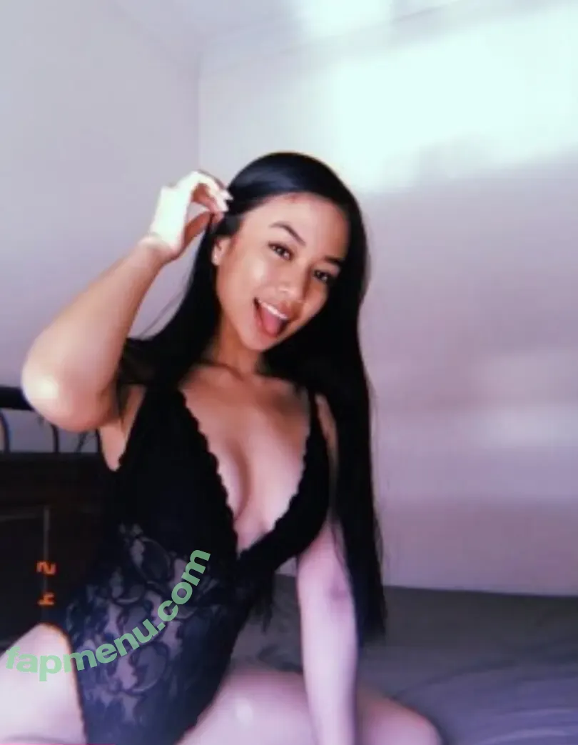 Cindy Quach nude photo #0054 (Cindyqvch)