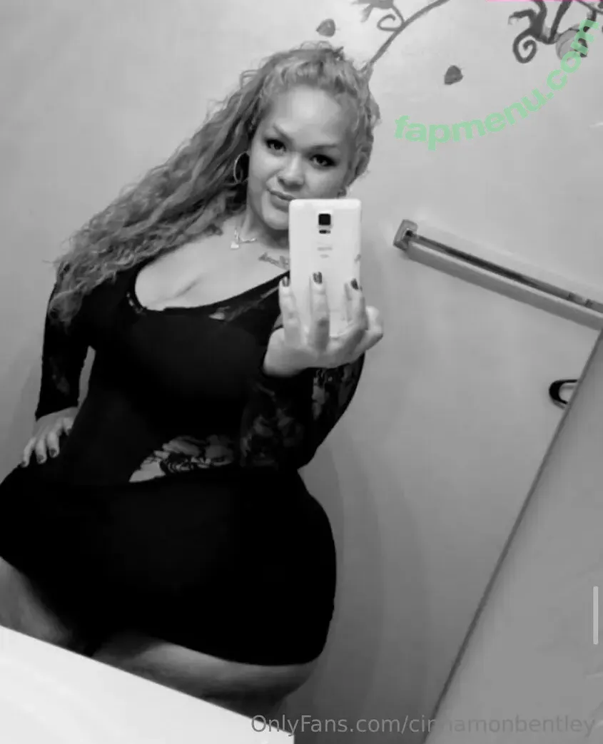 cinnamonbentley nude photo #0031 (_cinncinncinny_)