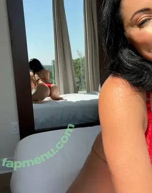 CinsationalJenn nude photo #0019
