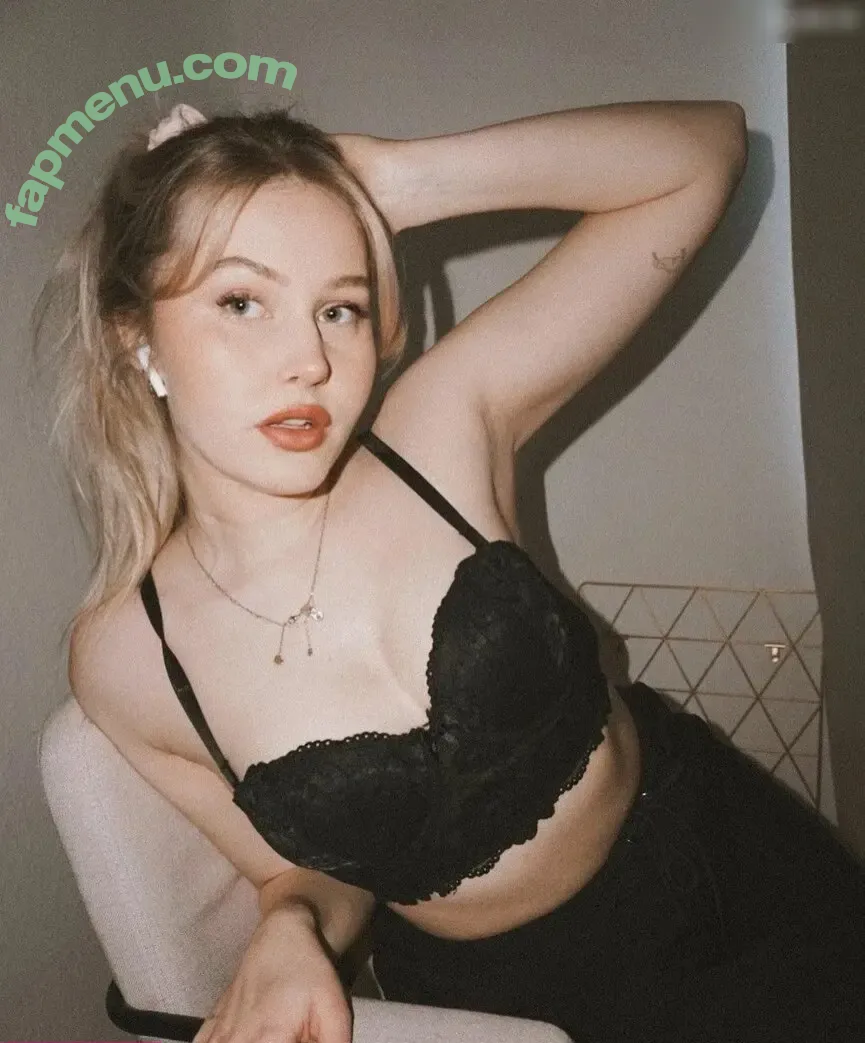 Cirizzle nude photo #0016 (cirizle / cirizzzle)