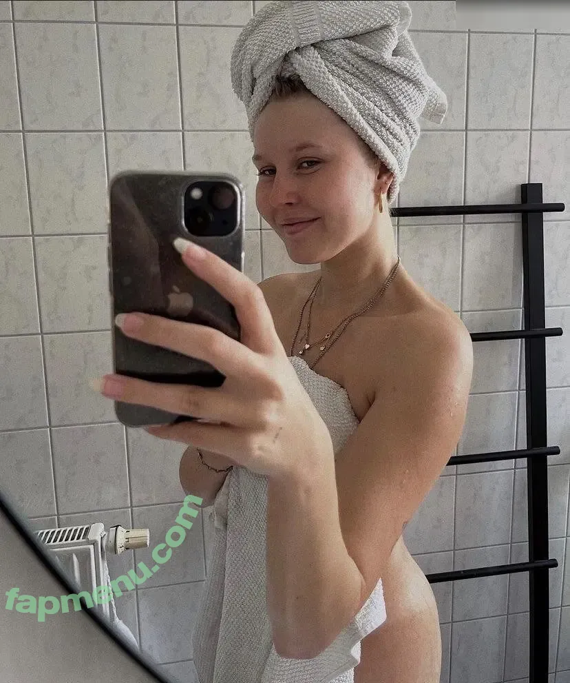 Cirizzle nude photo #0017 (cirizle / cirizzzle)