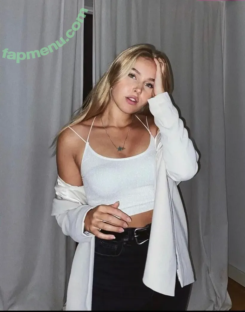Cirizzle nude photo #0026 (cirizle / cirizzzle)
