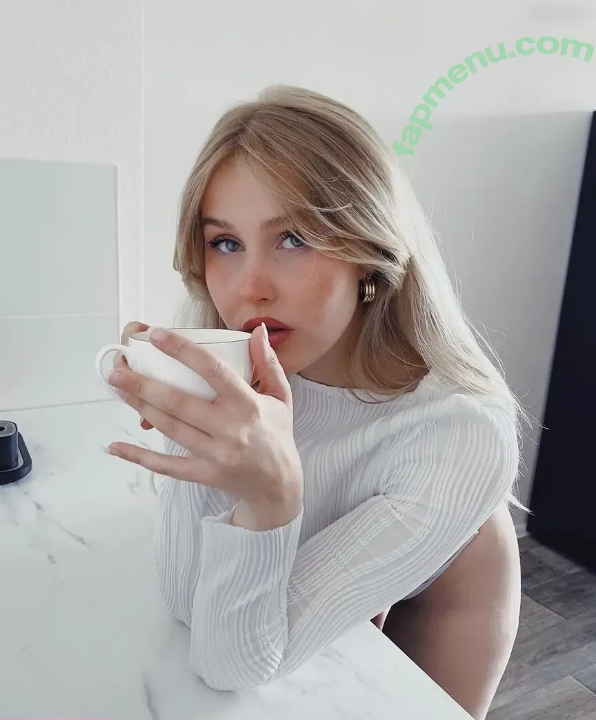 Cirizzle nude photo #0083 (cirizle / cirizzzle)