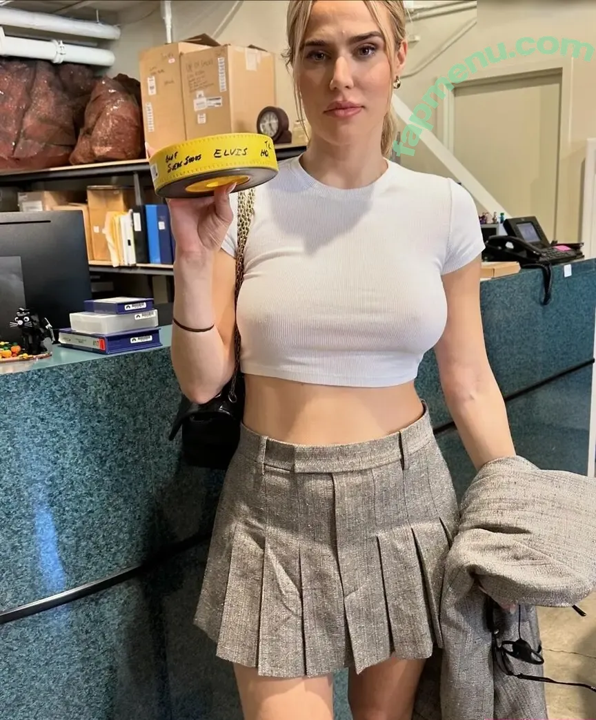 CJ Perry aka Lana nude photo #0209 (thecjperry)