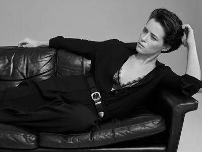 Claire Foy / theclairefoy nude photo #0036