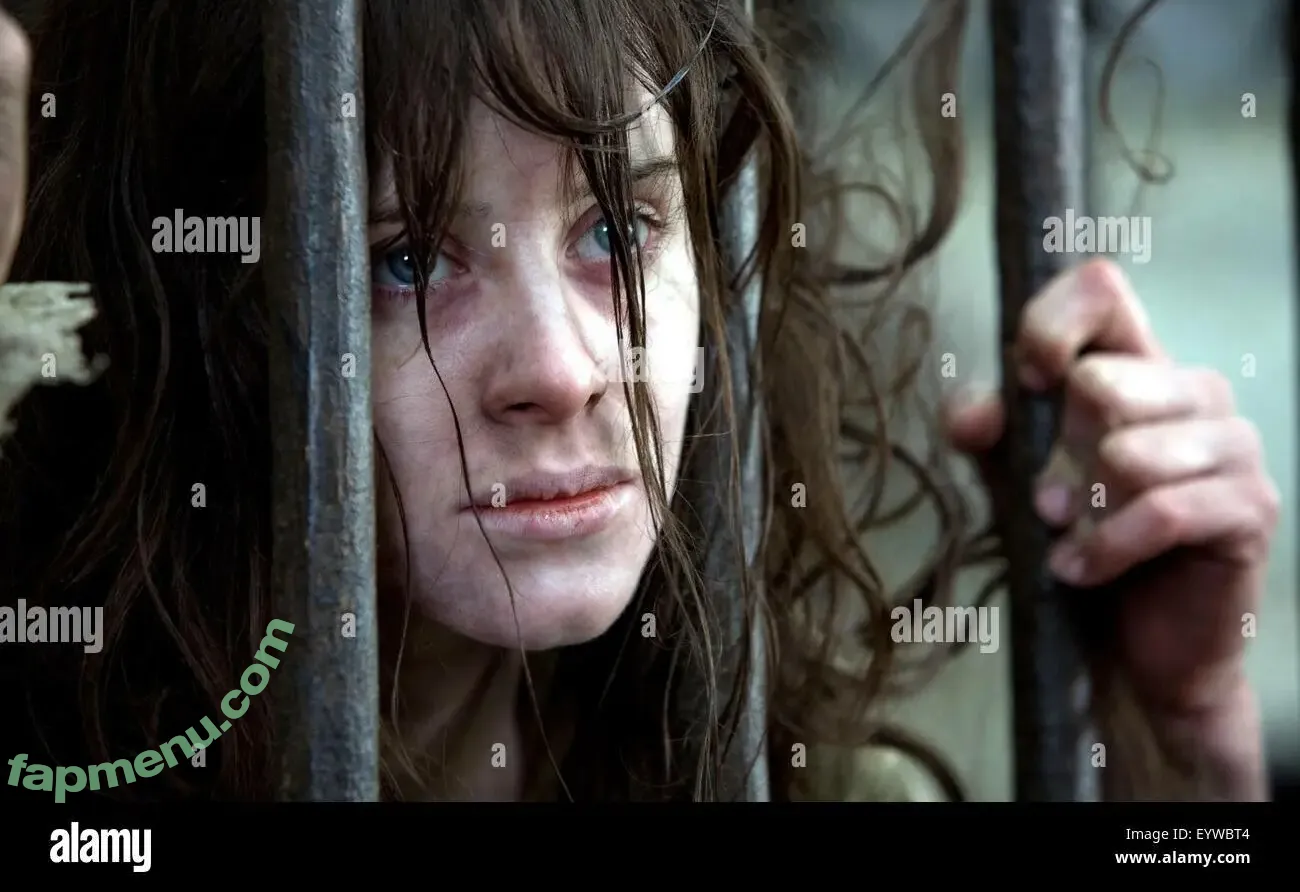 Claire Foy nude photo #0138 (theclairefoy)