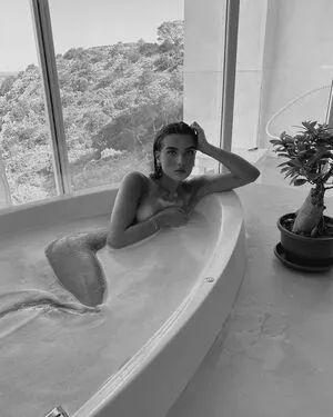 Claire Molin / claireemoliniiii nude photo #0020