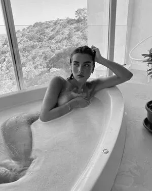 Claire Molin / claireemoliniiii nude photo #0021
