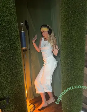 Claire Rosinkranz / clairerosinkranz / illustrious_trap nude photo #0111