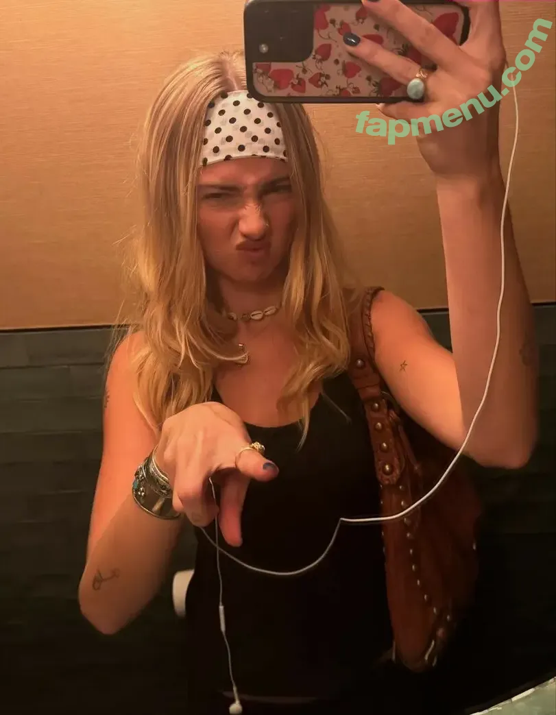 Claire Rosinkranz nude photo #0090 (clairerosinkranz / illustrious_trap)