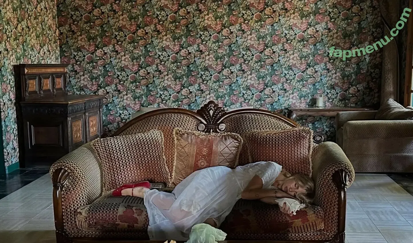 Claire Rosinkranz nude photo #0092 (clairerosinkranz / illustrious_trap)