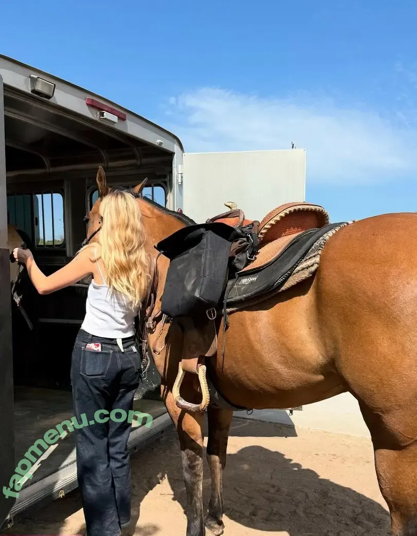 Claire Rosinkranz nude photo #0100 (clairerosinkranz / illustrious_trap)