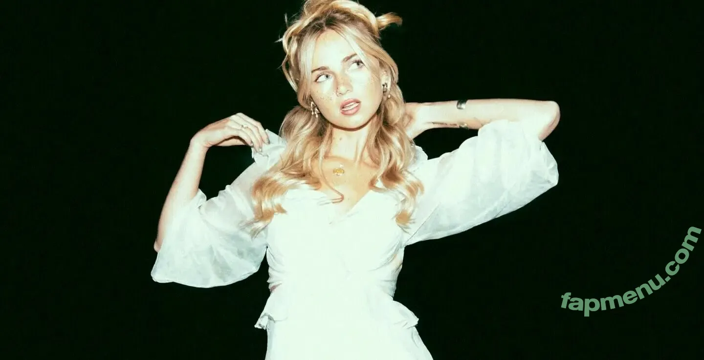 Claire Rosinkranz nude photo #0104 (clairerosinkranz / illustrious_trap)