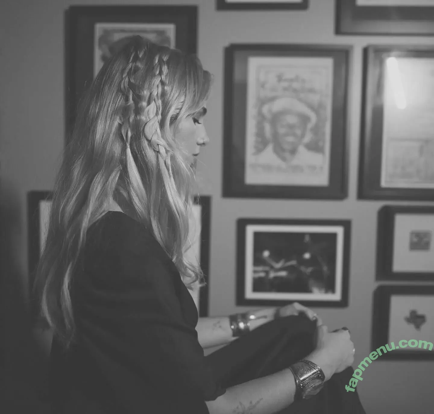 Claire Rosinkranz nude photo #0117 (clairerosinkranz / illustrious_trap)