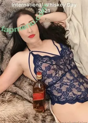 clairedelight / peekatclaire / yourgoodlittlewifey nude photo #0009