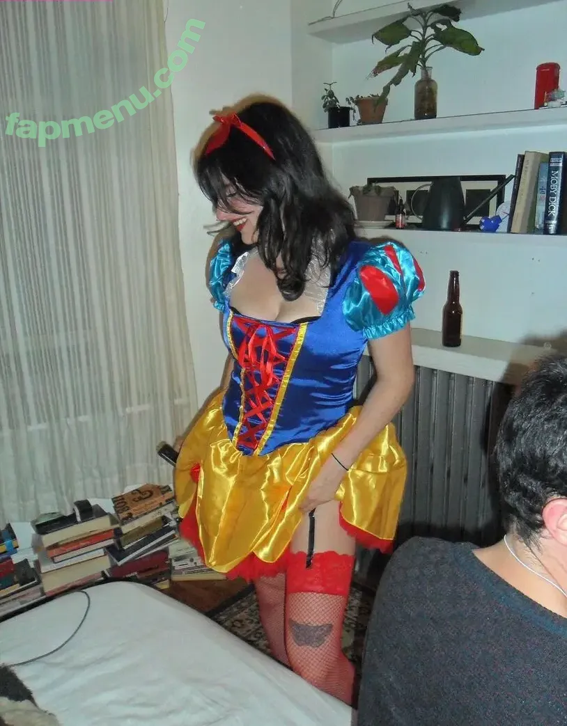 claireyael nude photo #0096 (claireyael)