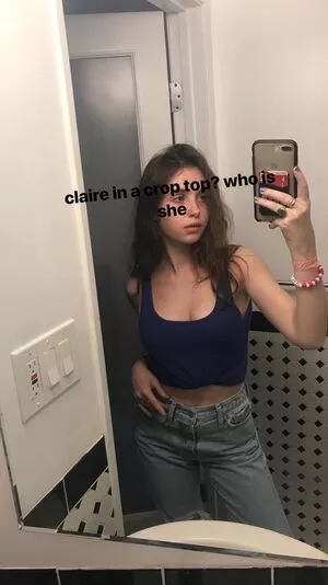 Clairo / Claire Cottrill nude photo #0005