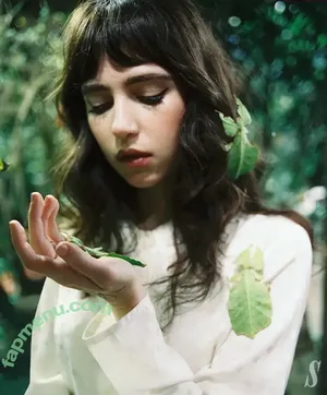 Clairo / Claire Cottrill nude photo #0177