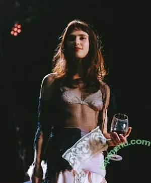 Clairo / Claire Cottrill nude photo #0182