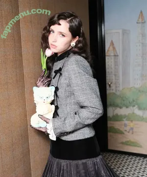 Clairo / Claire Cottrill nude photo #0190