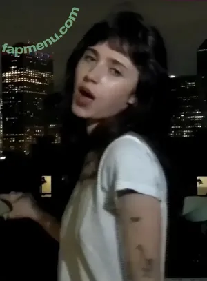 Clairo / Claire Cottrill nude photo #0198