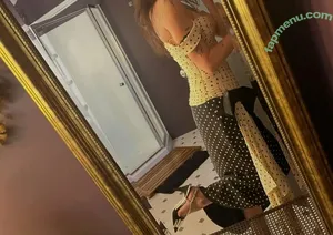 Clairo / Claire Cottrill nude photo #0298