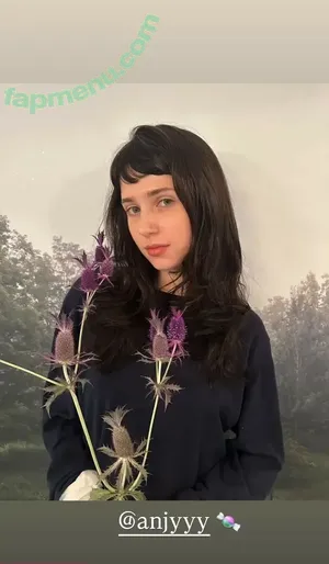 Clairo / Claire Cottrill nude photo #0321