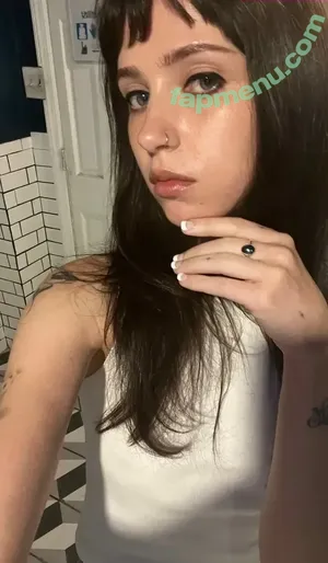 Clairo / Claire Cottrill nude photo #0352