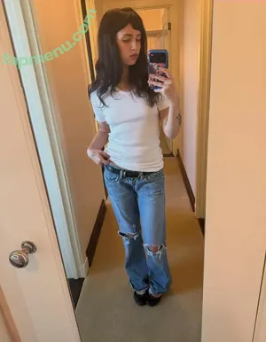 Clairo / Claire Cottrill nude photo #0364