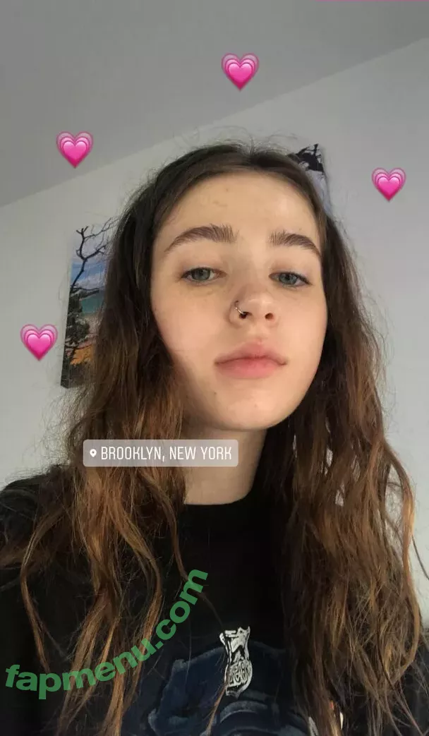 Clairo nude photo #0002 (Claire Cottrill)