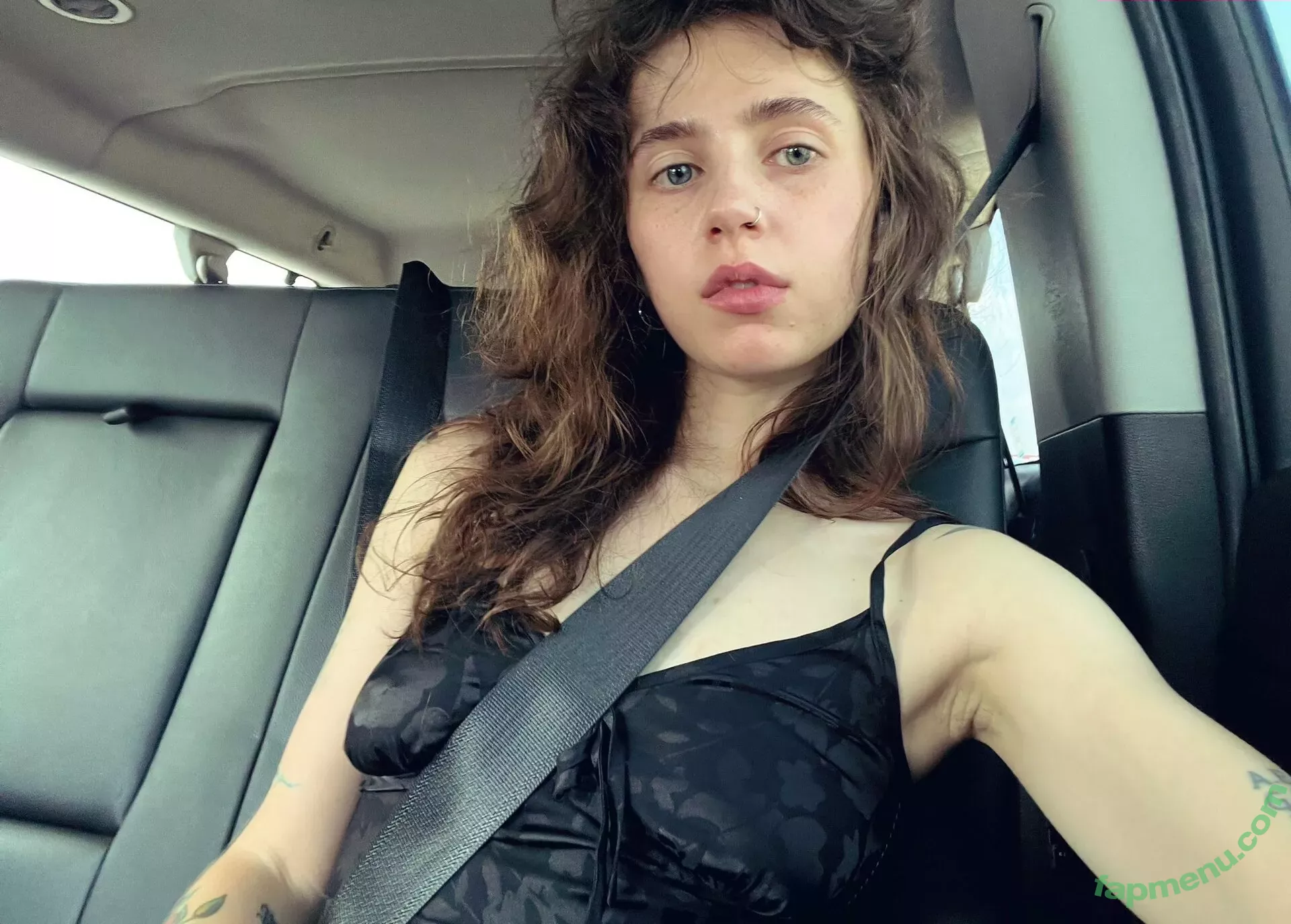 Clairo nude photo #0098 (Claire Cottrill)