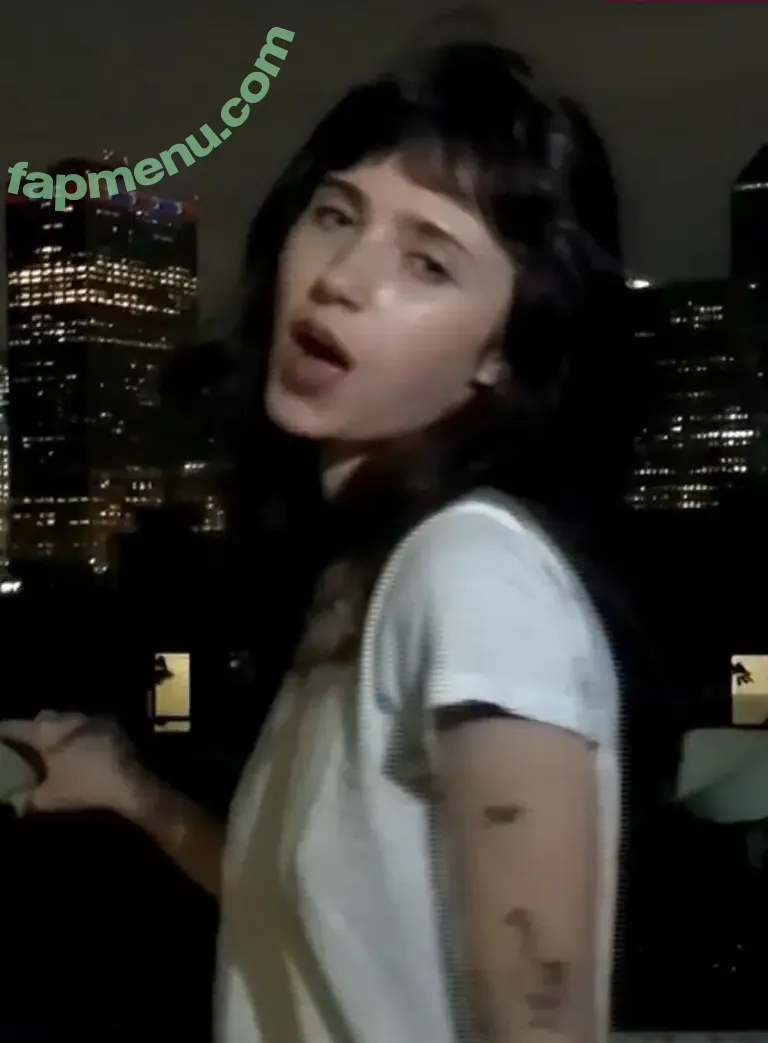 Clairo nude photo #0198 (Claire Cottrill)
