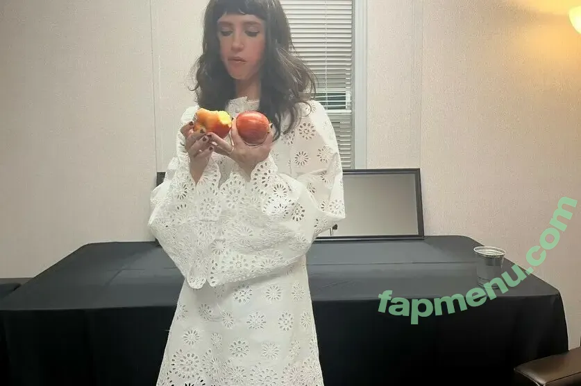 Clairo nude photo #0232 (Claire Cottrill)