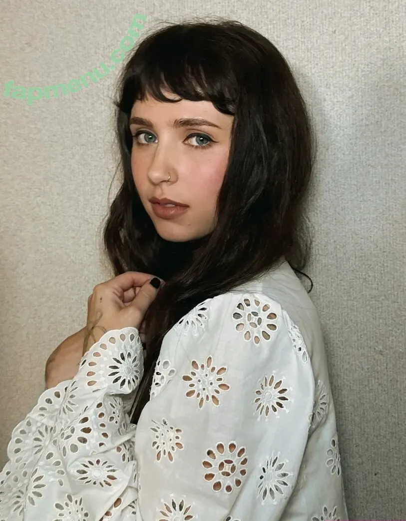 Clairo nude photo #0236 (Claire Cottrill)