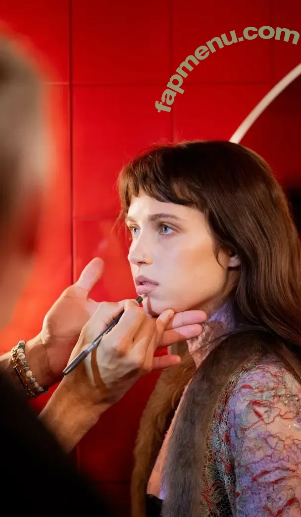 Clairo nude photo #0281 (Claire Cottrill)