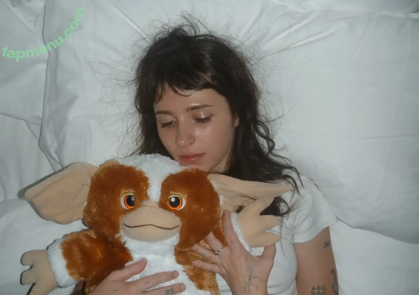 Clairo nude photo #0290 (Claire Cottrill)