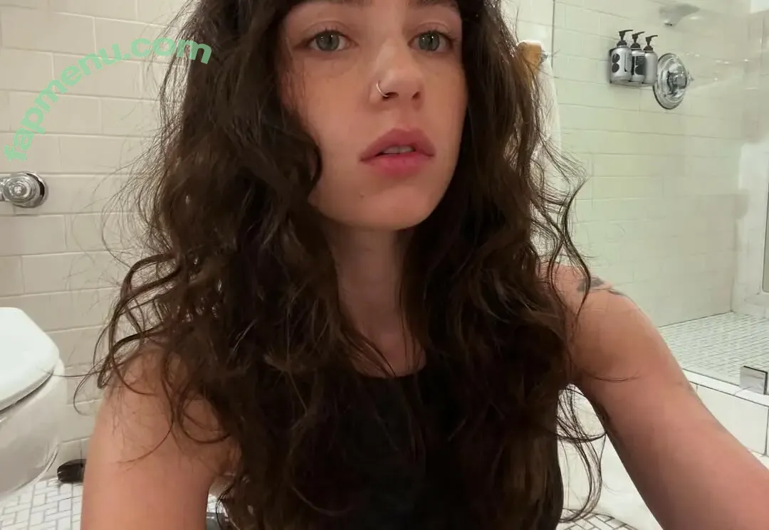 Clairo nude photo #0312 (Claire Cottrill)