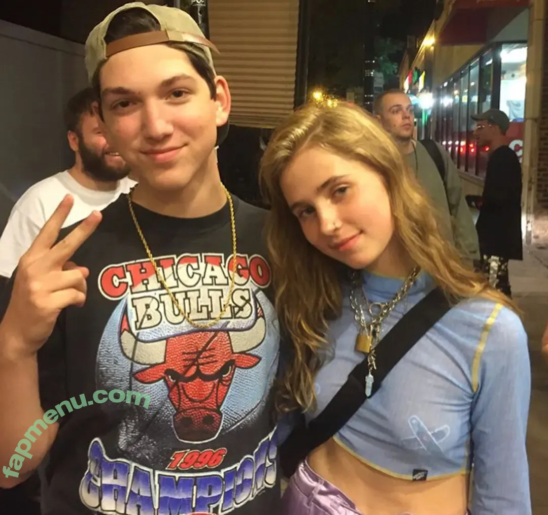 Clairo nude photo #0326 (Claire Cottrill)