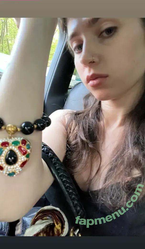 Clairo nude photo #0343 (Claire Cottrill)