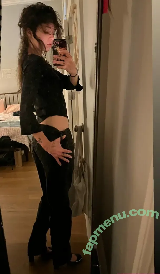 Clairo nude photo #0357 (Claire Cottrill)