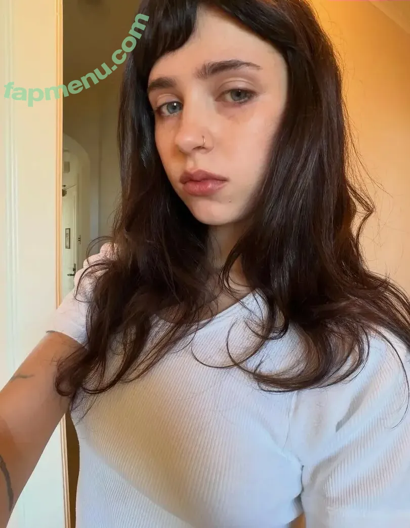 Clairo nude photo #0365 (Claire Cottrill)